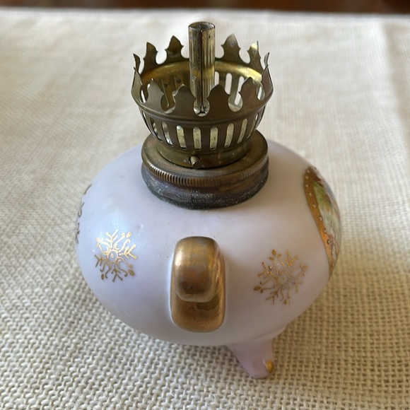 VTG porcelain romantic scene mini oil lamp 4” tall - Picture 6 of 8